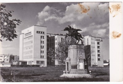 AS - ILUSTRATA 1192, IASI - SPITALUL &amp;bdquo;C.I. PARHON&amp;rdquo; SI MONUMENTUL CAVALERIEI, ANUL 1958, cu perforari foto