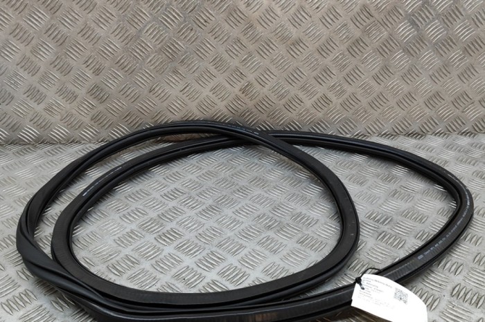Garnitura ușă dreapta spate AUDI E-TRON GEN 2020 OEM: 4KE833721 | 25312770