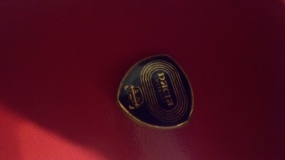 Insigna Dacia Pitești anii 70 foto