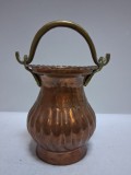 Vas din cupru cu toarta din bronz - obiect decorativ vintage