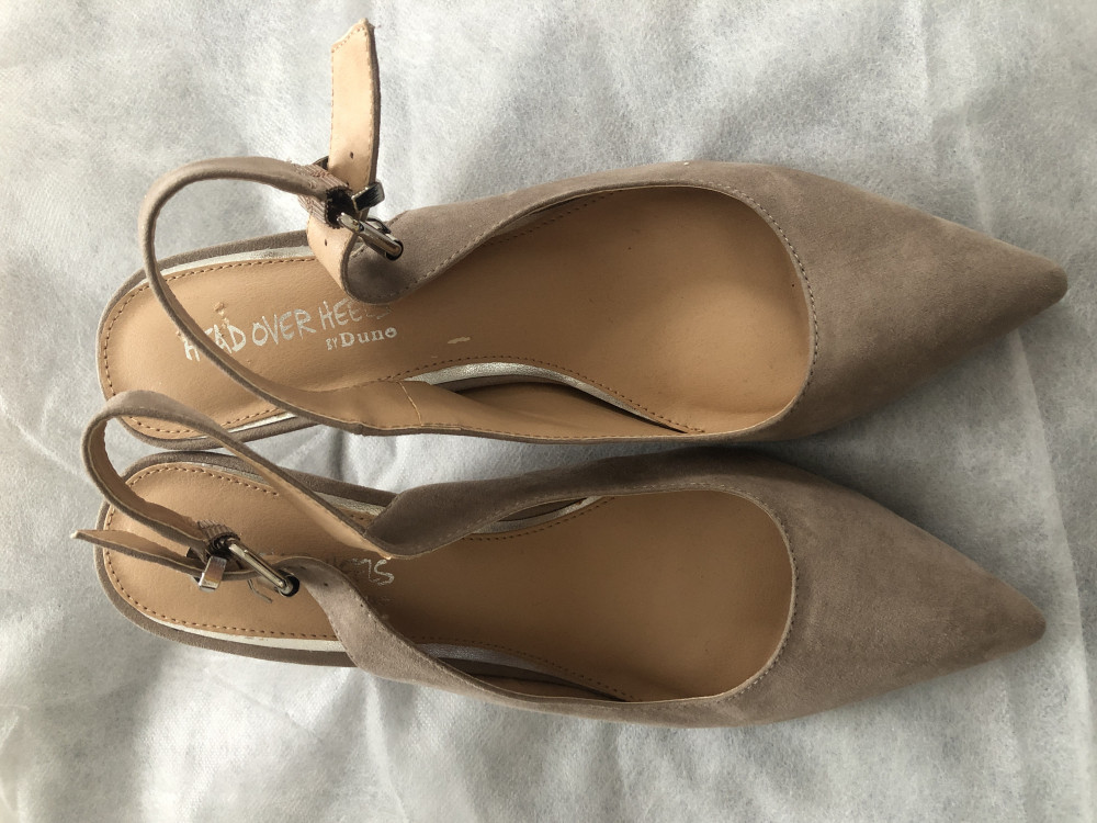 Pantofi de dama 39, piele intoarsa gri, toc 8 cm, decupati, noi, Cu toc |  Okazii.ro
