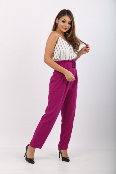 Pantaloni eleganti fucsia cu curea Stradivarius