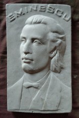 Placheta basorelief Mihai Eminescu foto