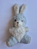 Iepuras de plus, Jucarie veche romaneasca, Romania anii 80, 26cm inaltime