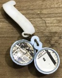 (M) [Suvenir Vintage] Insignă / Breloc Plastic cu Medalioane Foto - Epoca de Aur