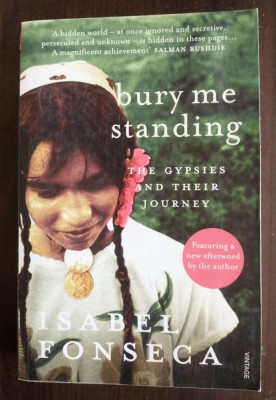 Isabel Fonseca - Bury Me Standing: The Gypsies and Their Journey foto