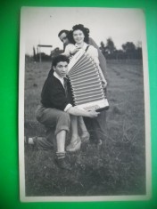 HOPCT 157 H GRUP DE TINERI CU ACORDEON-MUZICA -FOTOGRAFIE VECH-TIP CP