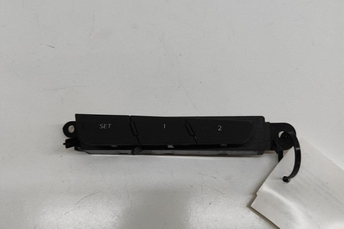 Buton de control scaun dreapta AUDI Q8 E-TRON Sportback 2024 OEM: 4K0959770 31195026