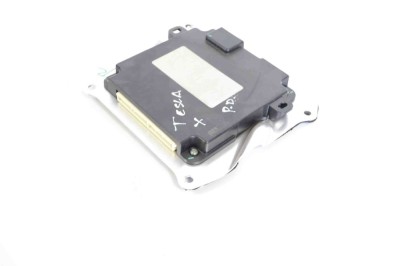 Modul de control ușă dreapta față TESLA MODEL X 2016 OEM: 1048860-00-B 3961974 foto