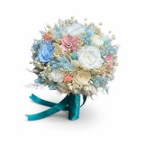 Buchet mireasa nasa nunta cu trandafiri naturali criogenati , hortensie si flori naturale uscate