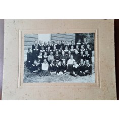 Fotografie pe carton, scala de fete, perioada interbelica