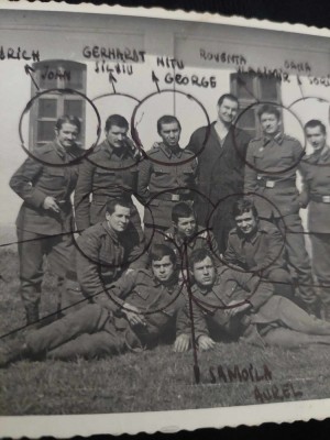 Fotografie militari in termen din perioada Comunista,personalizata cu semnaturi foto