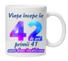 Cana alba personalizata &quot; Viata incepe la &quot;, 42 ani, INOVATIX&reg;. 330ml, Oem