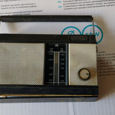 RADIO ALFA TEHNOTON CU UL SI UM , PENTRU RECONDITIONAT SAU PIESE .