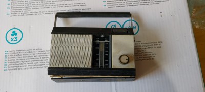 RADIO ALFA TEHNOTON CU UL SI UM , PENTRU RECONDITIONAT SAU PIESE . foto