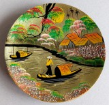 Barci pe Mekong - aplica de lemn tip farfurie, pictata manual, artizanat Vietnam
