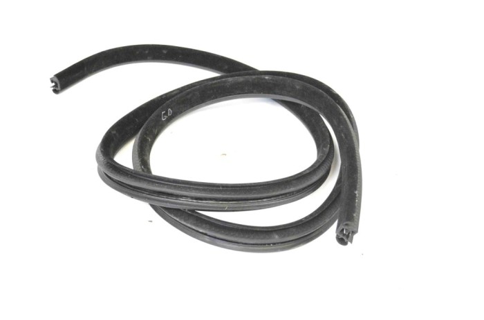 Garnitura ușă dreapta spate JAGUAR F-PACE X761 2017 OEM: HK83-253A10-A