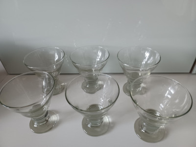 6 cupe vechi de inghetata, din sticla, stare foarte buna, model deosebit foto