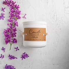 Lumanare parfumata handmade din ceara naturala de soia 100%, aroma Liliac Pur, Recipient ceramic alb, 150 g