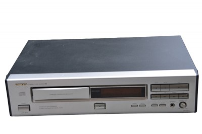 Cd Player Onkyo DX 7011 foto