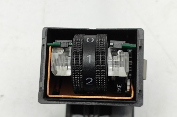 AUDI A8 D3 4E2, 4E8 2006 OEM: 8E0963563,4E0963563A SKU: 30272508