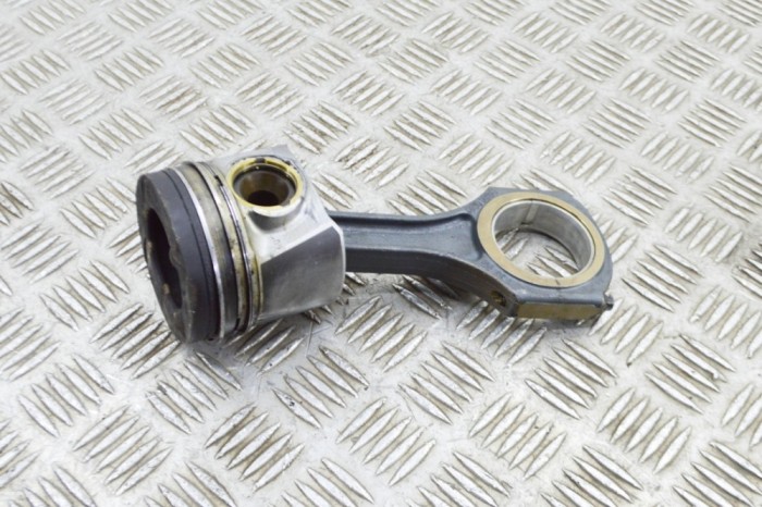 Piston MERCEDES-BENZ SPRINTER 3,5-t 906 2012 OEM: A6510300020,A6510301117 18301874
