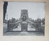 BUCURESTI , MONUMENTUL FUNERAR AL FAMILIEI GEORGE ASSAN , SCULPTOR ENRICO CASSI ( 1863 - 1913 ), FOTOGRAFIE MONOCROMA PE HARTIE MATA , CU PASPARTU DE