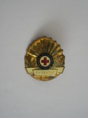 QW9 J 64 - Insigna - tematica medicina - Crucea rosie a RSR - Evidentiat - Mare