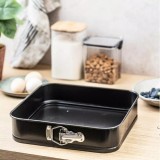 Forma Tort Patrata KingHoff 26cm Otel Carbon Antiaderenta Fund Detasabil Tava Copt Prajituri