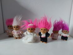 Lot 6 troli (trol / troll) - marca RUSS / China, alai de nunta - Mire, mireasa, 2 copii si 2 domnisoare de onoare + bonus trol din filmul Trolii