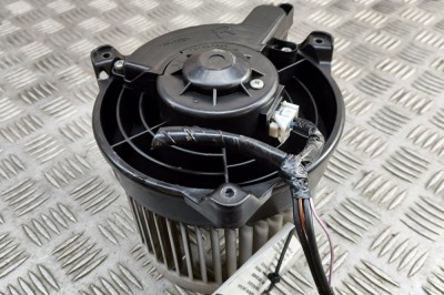 Ventilator aeroterma MAZDA MX-5 III NC 2005 OEM: N121-61-B10,N12161B10 31354650 foto