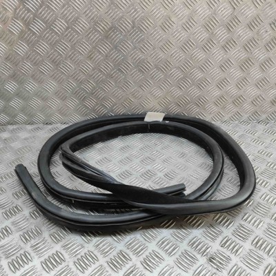 Garnitura ușă dreapta spate JAGUAR F-PACE X761 2022 OEM: HK83-253A10-A foto