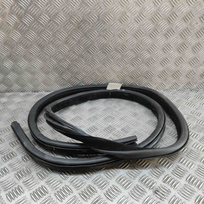 Garnitura ușă dreapta spate JAGUAR F-PACE X761 2022 OEM: HK83-253A10-A