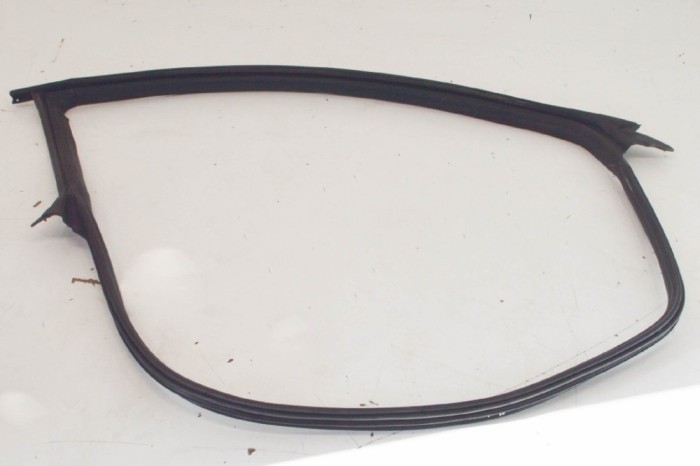 Garnitura ușă st&acirc;nga spate TESLA MODEL 3 2018 OEM: 1090511-50-E | 10885350