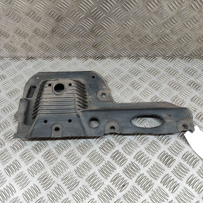 Scut motor st&acirc;nga spate SSANGYONG KORANDO C300 2022 OEM: K79785-39000,79785-39000