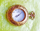 G413-Ceas buzunar barbat quartz BERIOS nefunctional aurit si gravat splendid executat.