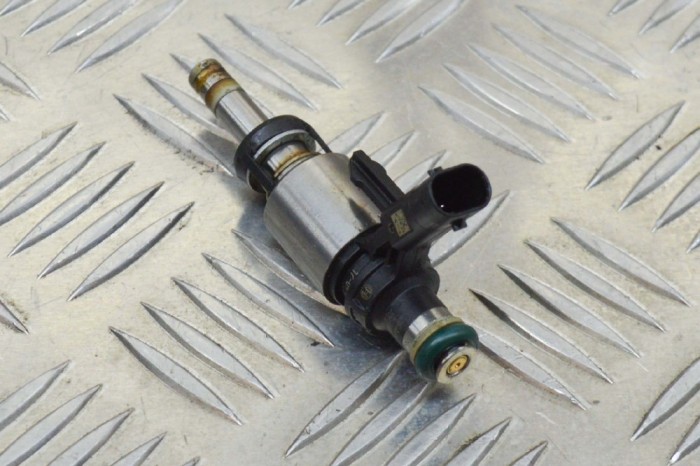 Injector de combustibil VW TIGUAN AD1 2018 OEM: 0261500318,06G906036B 11479965