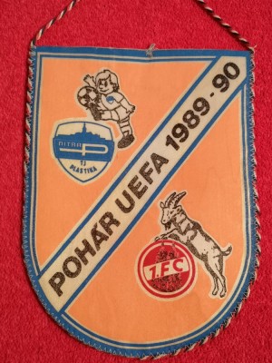 Fanion fotbal TJ &amp;quot;PLASTIKA&amp;quot; NITRA (Slovacia)-FC KOLN (UEFA Cup 1989/1990) foto
