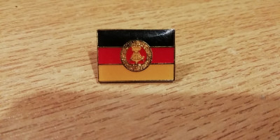 CM3 N3 48 - insigna - steag - culori si insemne nationale - Germania Democrata foto