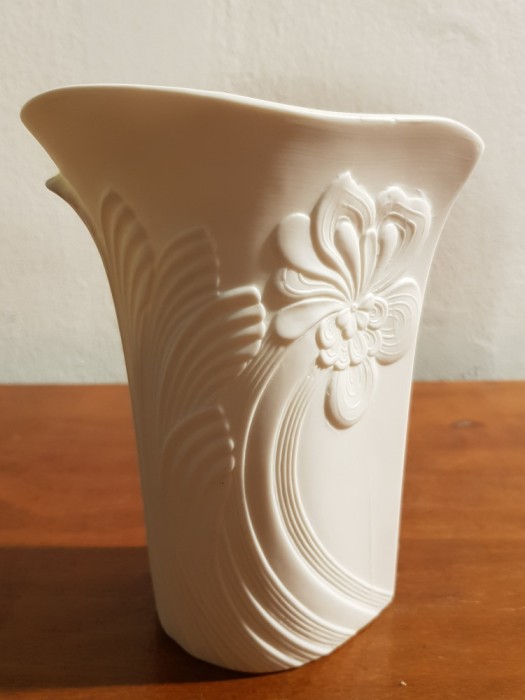 VAZA DIN PORTELAN MAT-DESIGNER MANFRED FREY-KAISER GERMANIA ANII 90