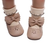 Pantofiori eleganti pentru bebelusi cu fundita si perforatii florale (Marime