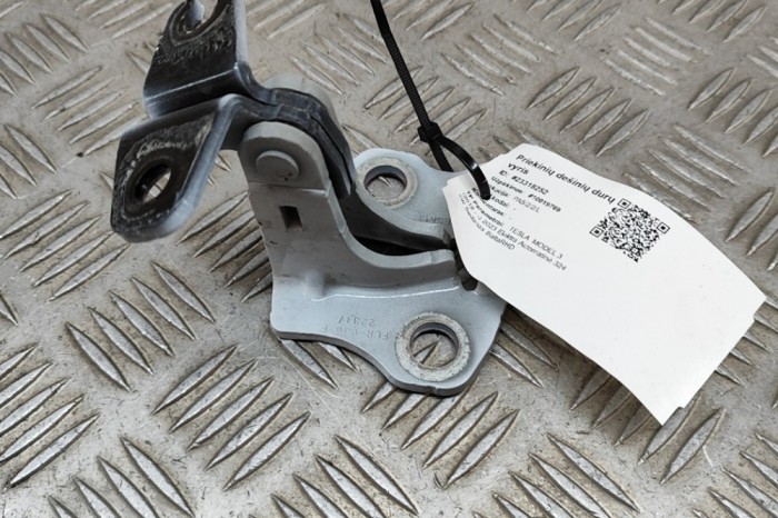Balama ușă dreapta față TESLA MODEL 3 2023 OEM: 1101036-00-F 23318252