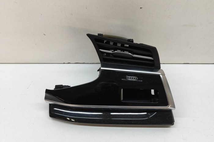 Gura de ventilație planșa de bord AUDI Q7 4M 2020 OEM: 4M8820902B,4M8853189J | 31968472