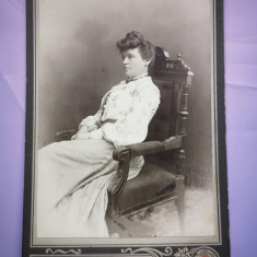 Fotografie veche Cabinet L. Waisman, Buc, Femeie pe scaun, sf sec 19 inc sec 20