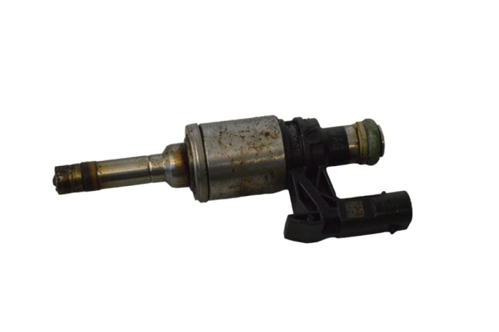 Injector de combustibil VW GOLF VII 5G1, BQ1, BE1, BE2 2015 OEM: 04E906036E | 25771140
