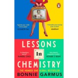 Carte "Lessons in Chemistry" - Bonnie Garmus, Editia 2023, 390 Pagini, Limba Engleza, Paperback