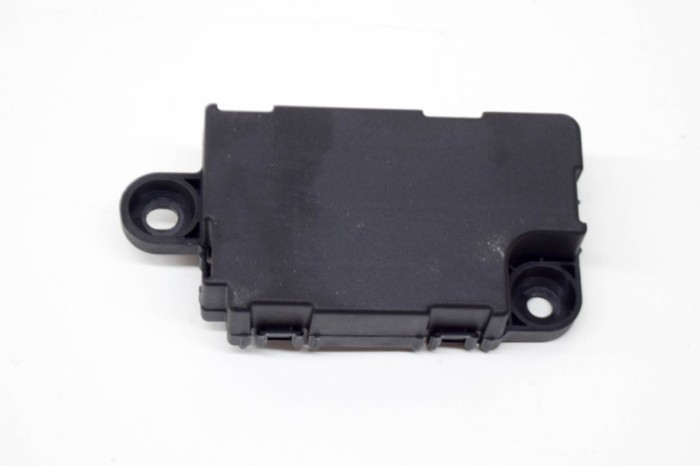 Amplificator de antena TESLA MODEL 3 2020 OEM: 1447430-00-B 13625792