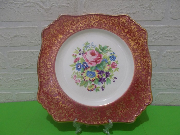 Portelan englezesc ROYAL WINTON Grimwades - PLATOU decor floral , anii 1930