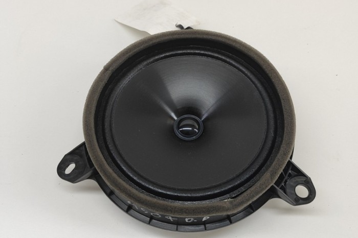 Difuzor ușă dreapta față TOYOTA C-HR _X2_, _H2_ 2024 OEM: 86160-1A210 28291078