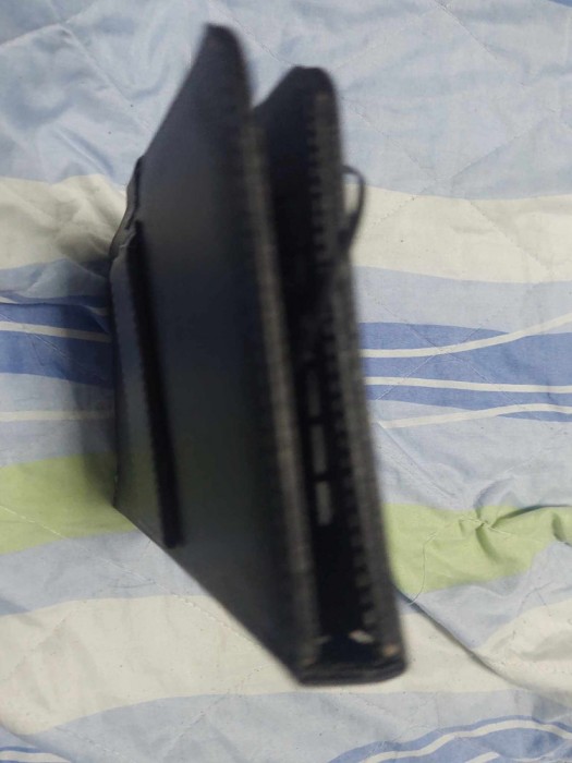 Husa piele neagra cu tastatura,Keyboard pentru tabletă,23/14 cm,arata f.b